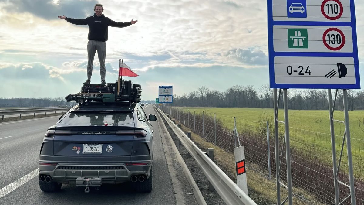 Chlapík prodal střechu nad hlavou a postavil si obytňák z Lamborghini! Už v něm bydlí dva a půl roku, navštívil i Česko